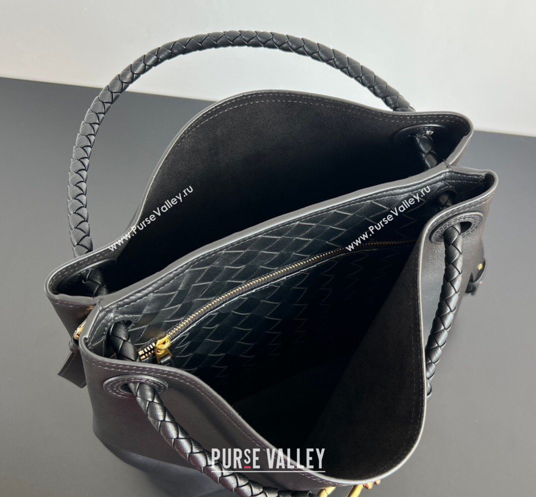 Bottega Veneta Andiamo Bucket Bag in Silky Leather Black 2026 844169 (WT-260401065)