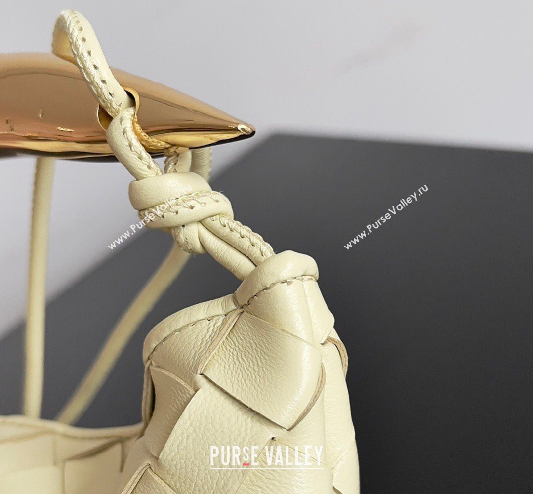 Bottega Veneta Mini Sardine Bag in Intrecciato Leather Ice Cream 2026 744267 (YX-260402018)