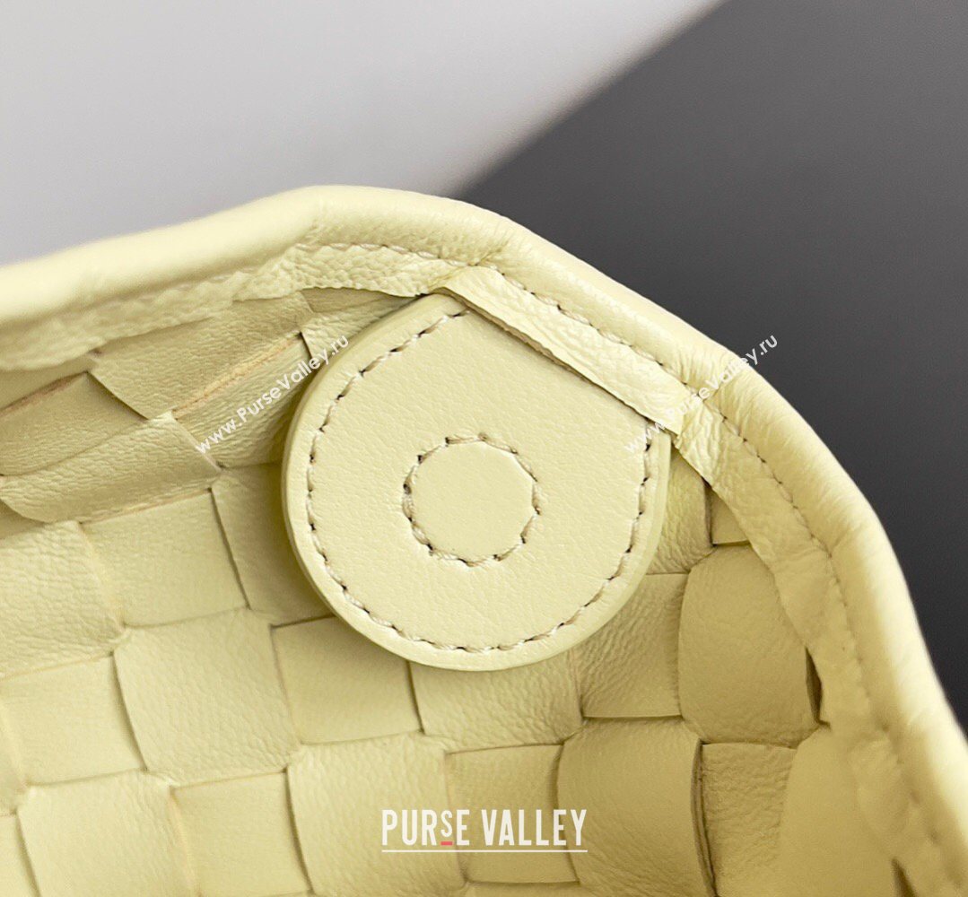 Bottega Veneta Mini Sardine Bag in Intrecciato Leather Ice Cream 2026 744267 (YX-260402018)