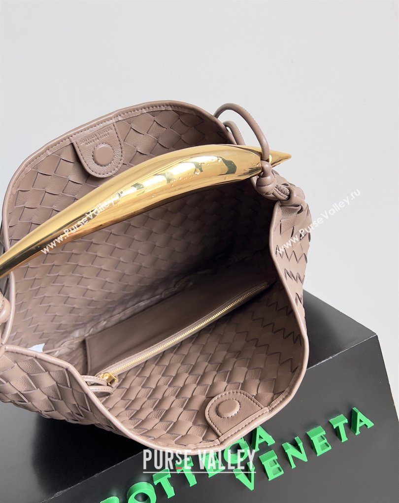 Bottega Veneta Large Sardine Bag with Strap in Intrecciato Leather Light Khaki 2026 754988 (YX-260402033)