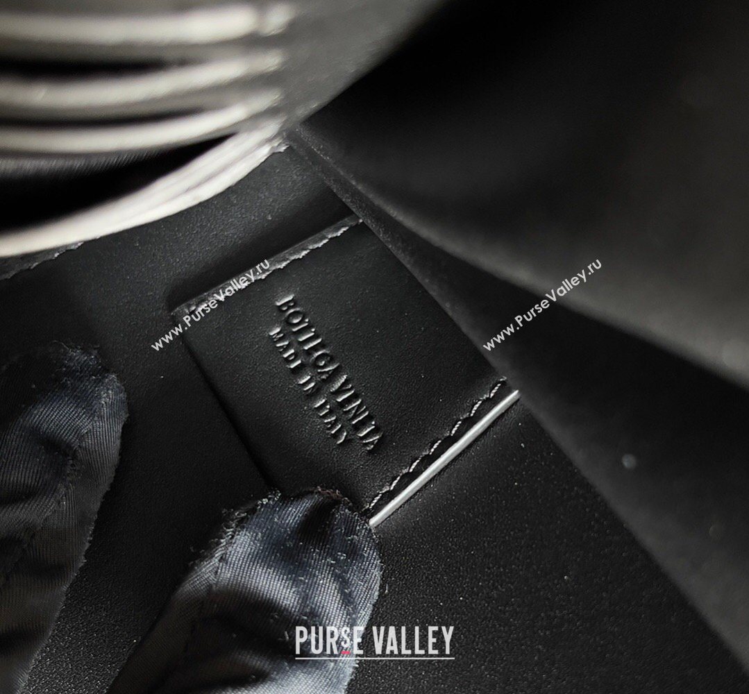 Bottega Veneta Mens Small Intrecciato Leather Document Case With Wristlet Black 2026 693675 (YX-260402093)