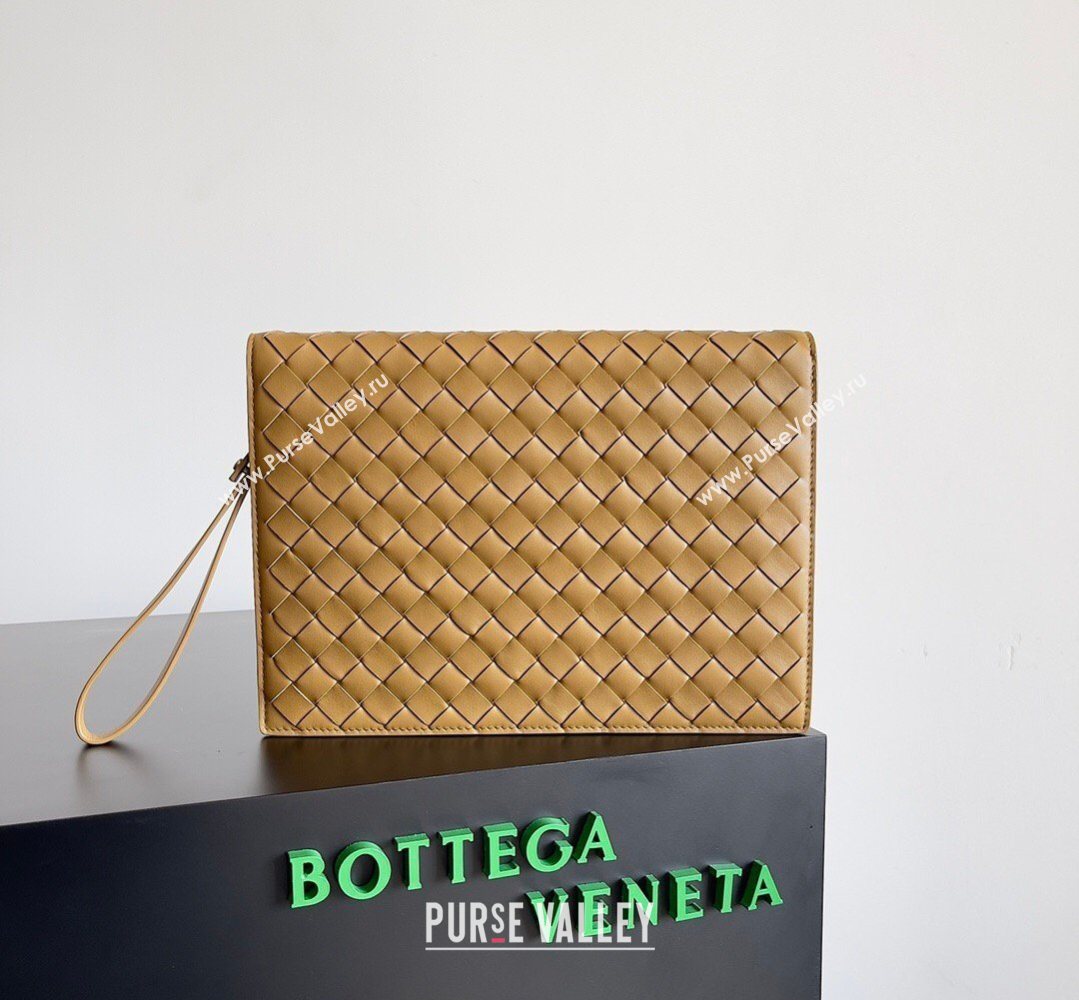Bottega Veneta Mens Small Intrecciato Leather Document Case With Wristlet Brown 2026 693675 (YX-260402094)