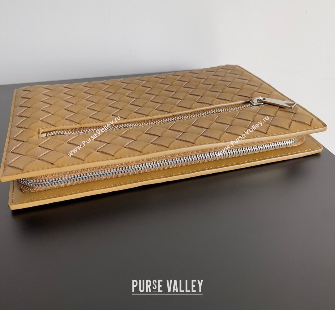 Bottega Veneta Mens Small Intrecciato Leather Document Case With Wristlet Brown 2026 693675 (YX-260402094)