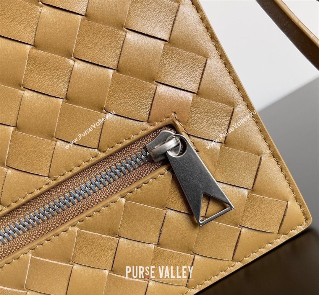 Bottega Veneta Mens Small Intrecciato Leather Document Case With Wristlet Brown 2026 693675 (YX-260402094)