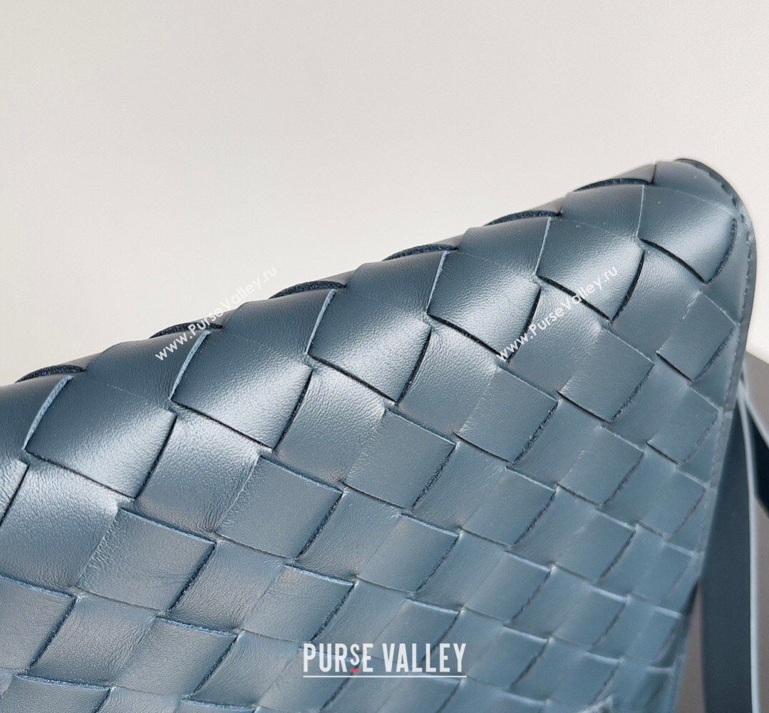 Bottega Veneta Mens Small Intrecciato Leather Document Case With Wristlet Blue 2026 693675 (YX-260402095)