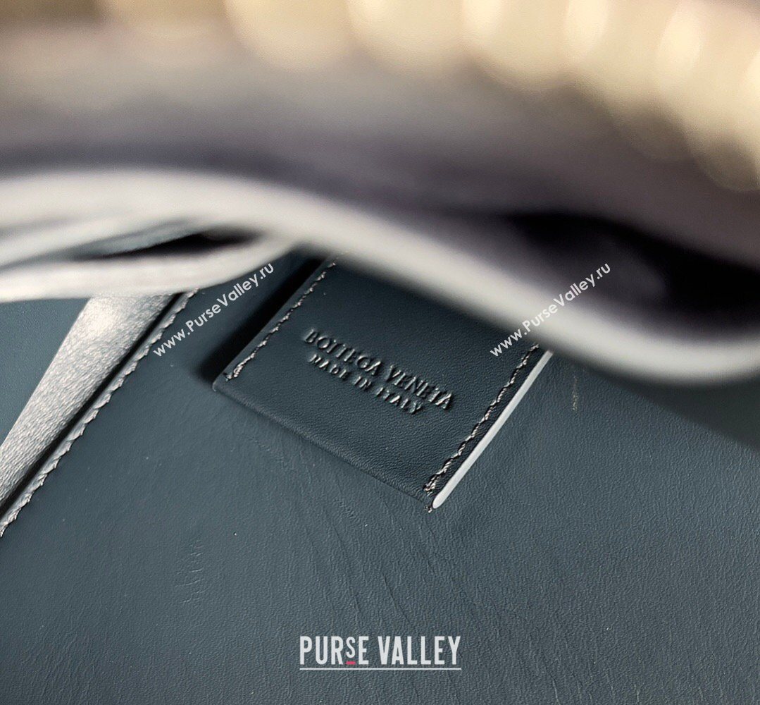 Bottega Veneta Mens Small Intrecciato Leather Document Case With Wristlet Blue 2026 693675 (YX-260402095)