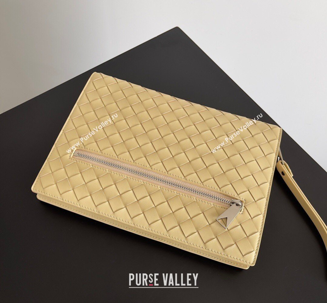 Bottega Veneta Mens Small Intrecciato Leather Document Case With Wristlet Porridge 2026 693675 (YX-260402097)