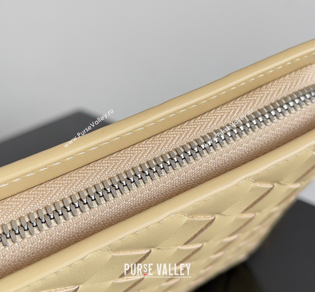 Bottega Veneta Mens Small Intrecciato Leather Document Case With Wristlet Porridge 2026 693675 (YX-260402097)