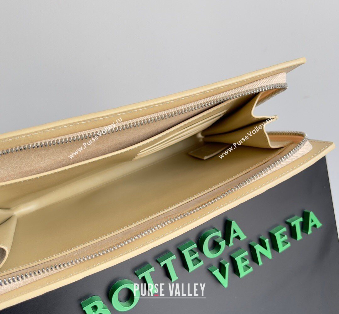 Bottega Veneta Mens Small Intrecciato Leather Document Case With Wristlet Porridge 2026 693675 (YX-260402097)