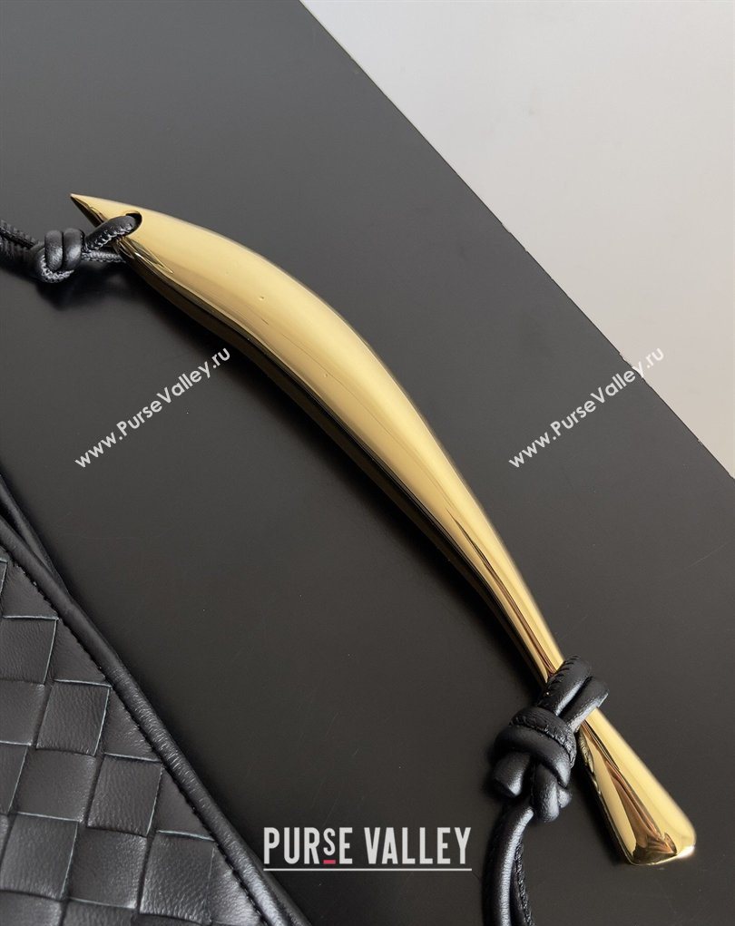 Bottega Veneta Mens Sardine Hobo Bag in Intrecciato Leather Black 2026 BV040202 (YX-260402047)