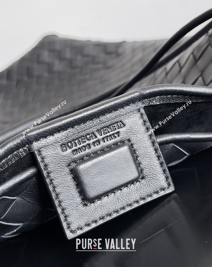 Bottega Veneta Mens Sardine Hobo Bag in Intrecciato Leather Black 2026 BV040202 (YX-260402047)