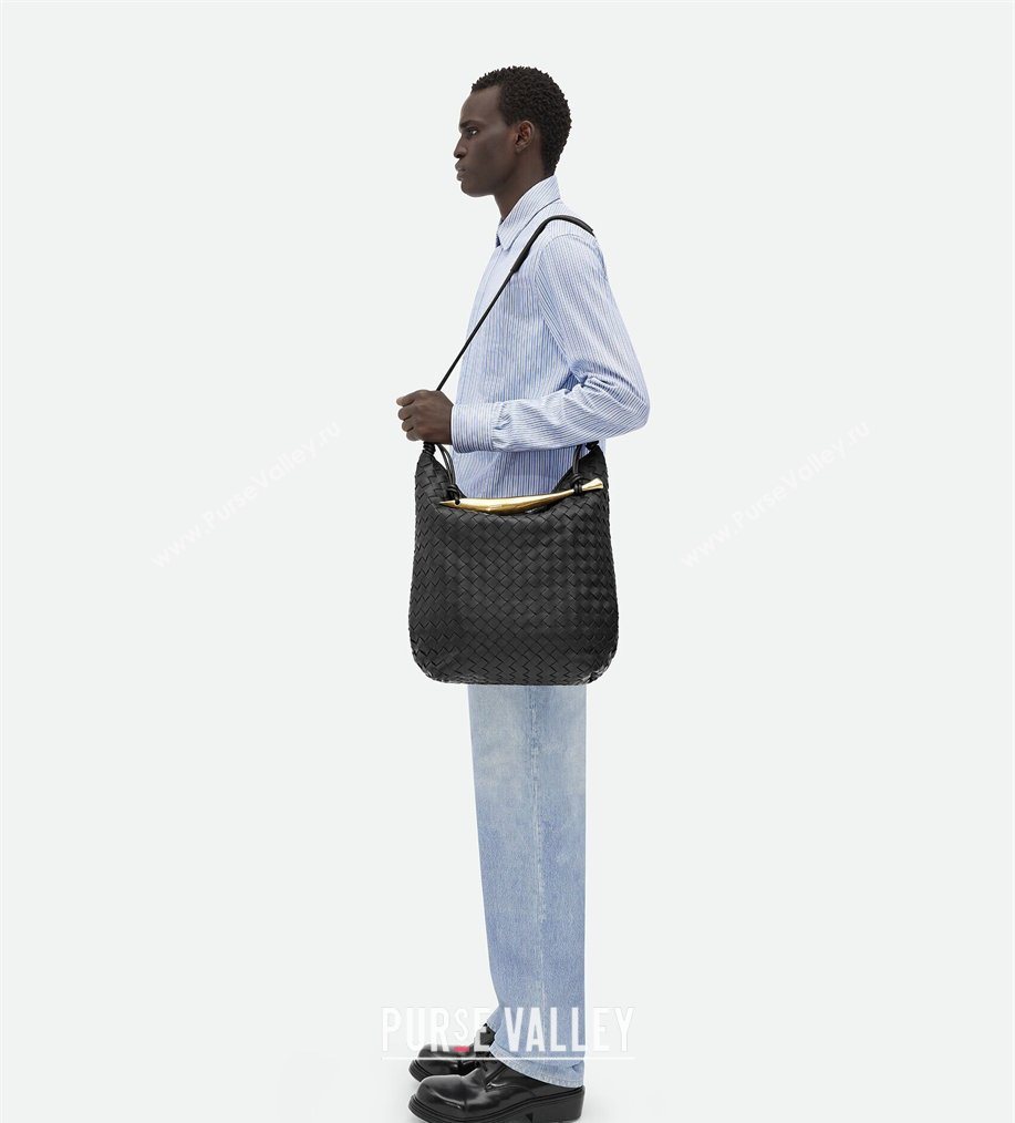 Bottega Veneta Mens Sardine Hobo Bag in Intrecciato Leather Black 2026 BV040202 (YX-260402047)
