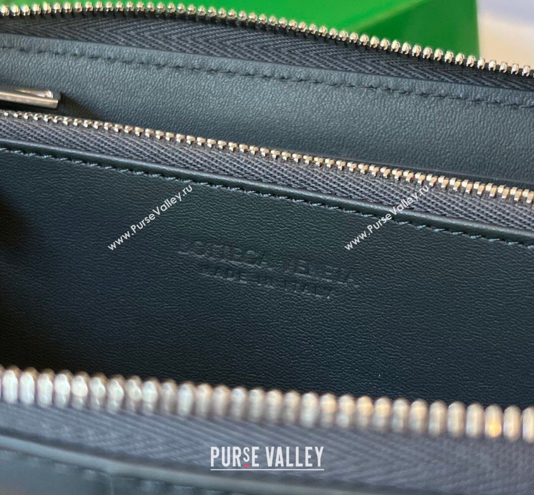 Bottega Veneta Mens Cassette Zip Around Wallet in Intreccio Leather 814649 Dark Moss 2026 (YX-260402058)