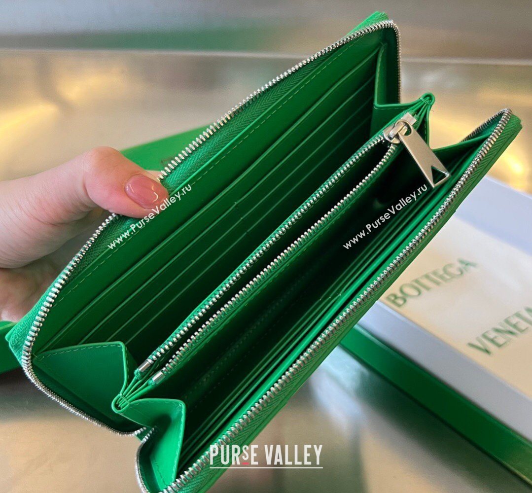 Bottega Veneta Mens Cassette Zip Around Wallet in Intreccio Leather 814649 Parakeet Green 2026 (YX-260402059)