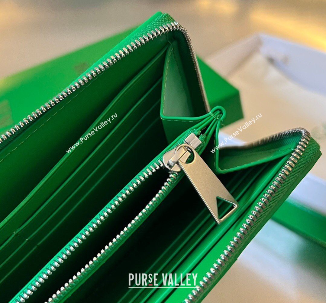 Bottega Veneta Mens Cassette Zip Around Wallet in Intreccio Leather 814649 Parakeet Green 2026 (YX-260402059)