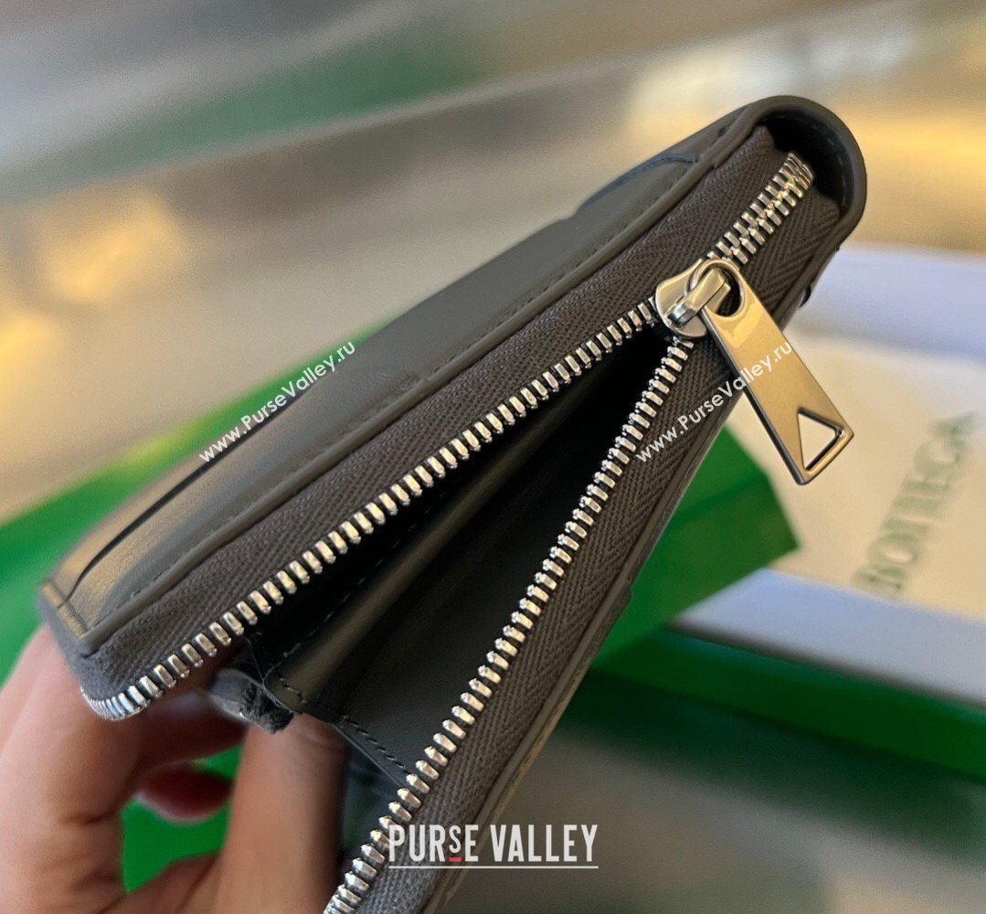 Bottega Veneta Mens Cassette Zip Around Wallet in Intreccio Leather 814649 Grey 2026 (YX-260402060)