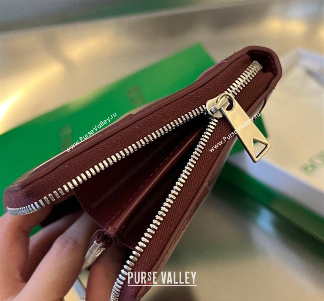 Bottega Veneta Mens Cassette Zip Around Wallet in Intreccio Leather 814649 Burgundy 2026 (YX-260402061)