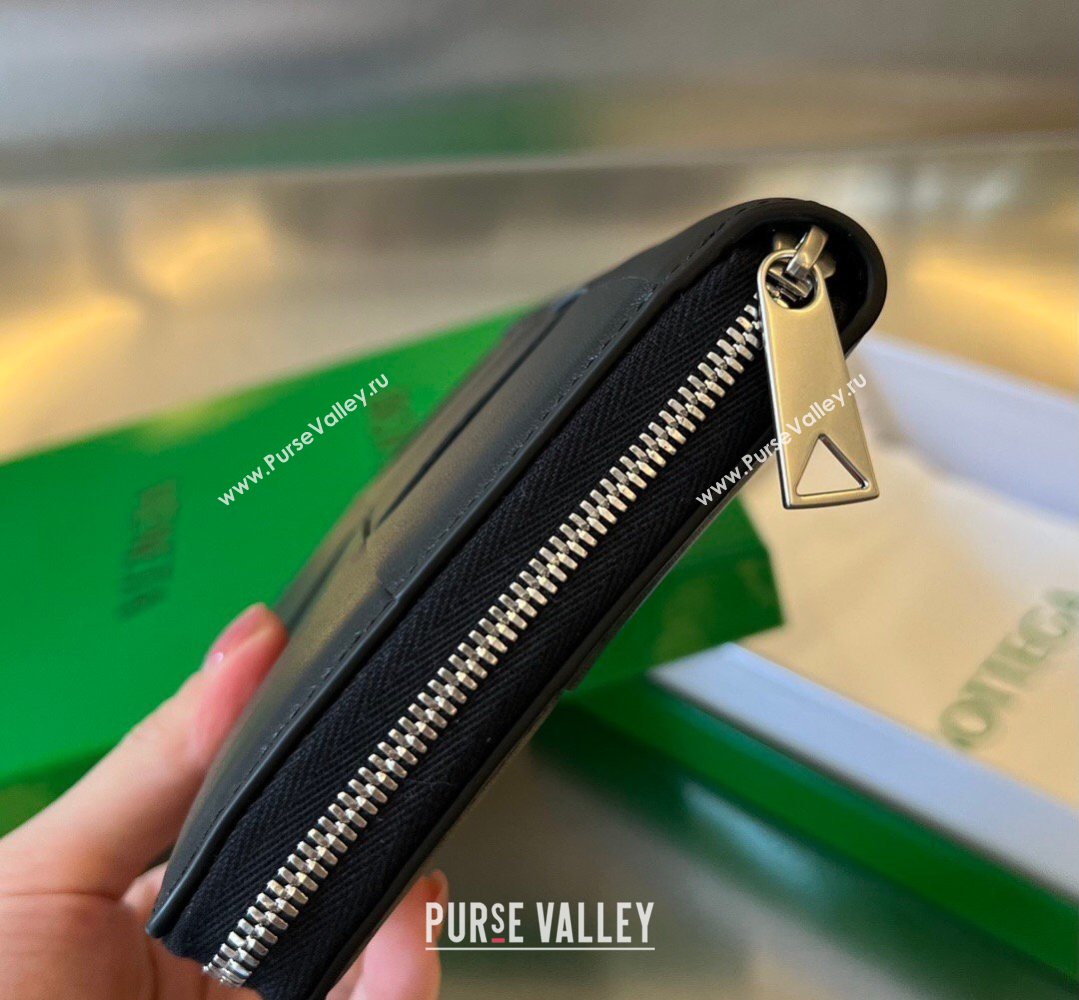 Bottega Veneta Mens Cassette Zip Around Wallet in Intreccio Leather 814649 Black 2026 (YX-260402062)