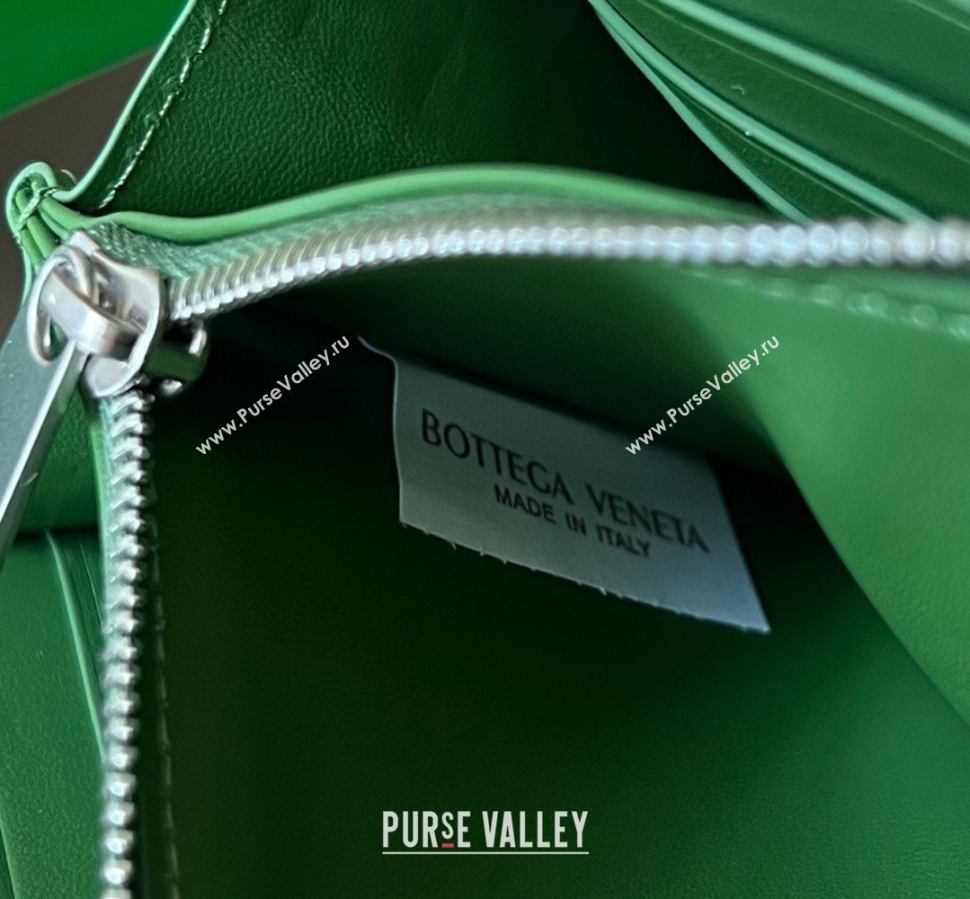 Bottega Veneta Mens Cassette Zip Around Wallet in Intreccio Leather 814649 Avocado Green 2026 (YX-260402063)