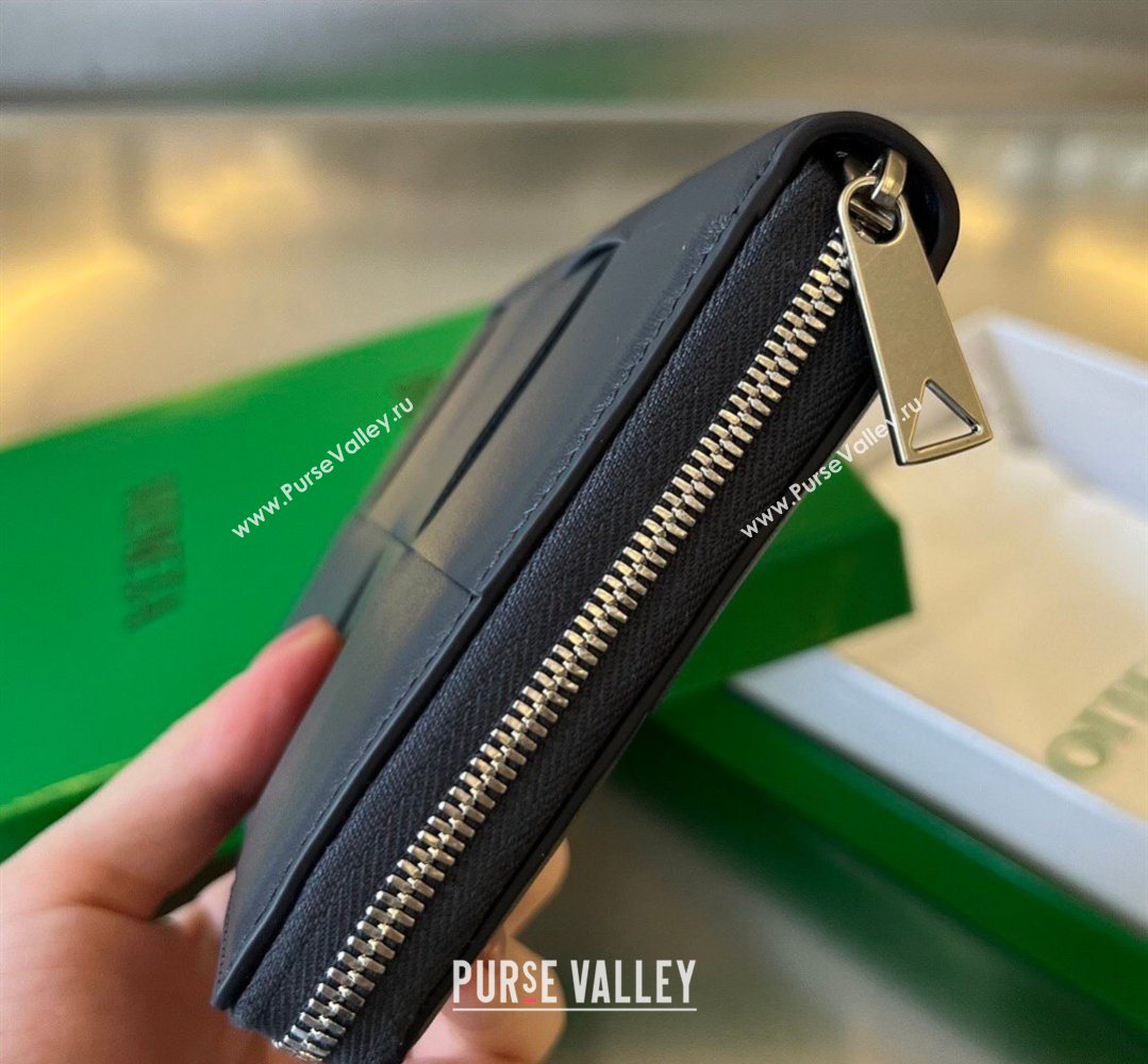 Bottega Veneta Mens Cassette Zip Around Wallet in Intreccio Leather 814649 Space Blue 2026 (YX-260402064)