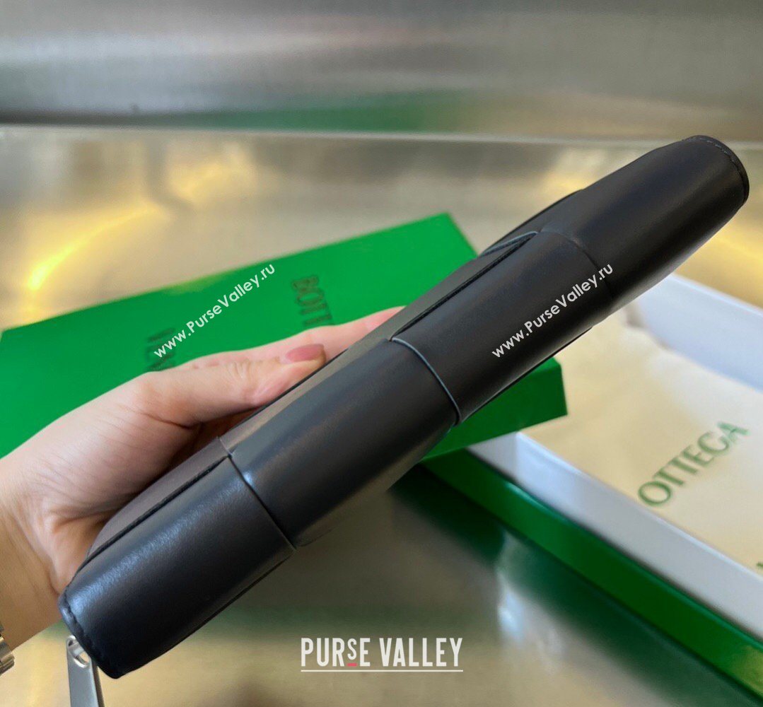 Bottega Veneta Mens Cassette Zip Around Wallet in Intreccio Leather 814649 Space Blue 2026 (YX-260402064)