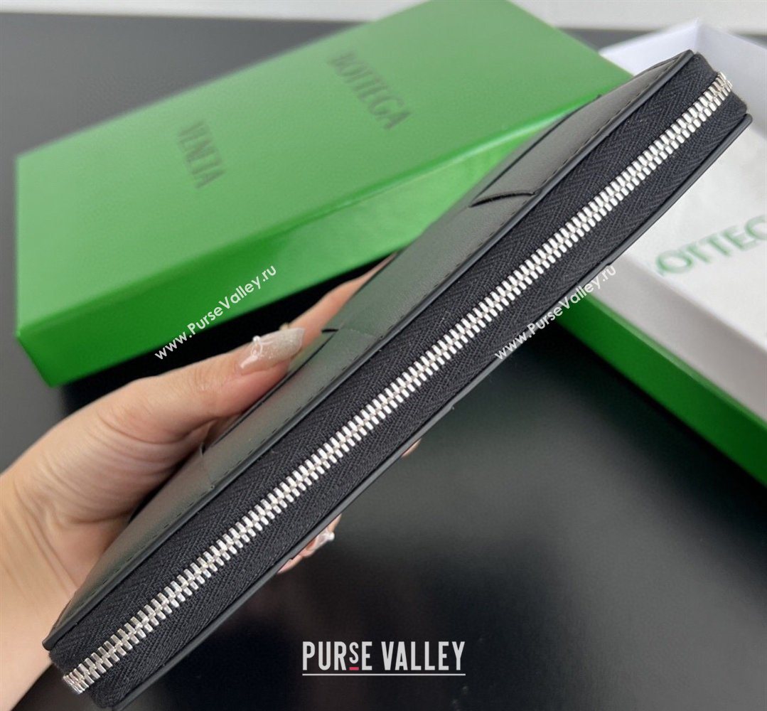 Bottega Veneta Mens Cassette Zip Around Wallet in Intreccio Leather 814649 Black/Green 2026 (YX-260402065)