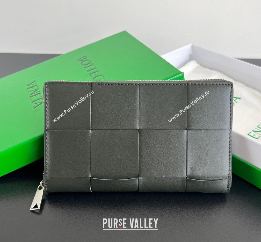 Bottega Veneta Mens Cassette Zip Around Wallet in Intreccio Leather 814649 Dark Green 2026 (YX-260402067)
