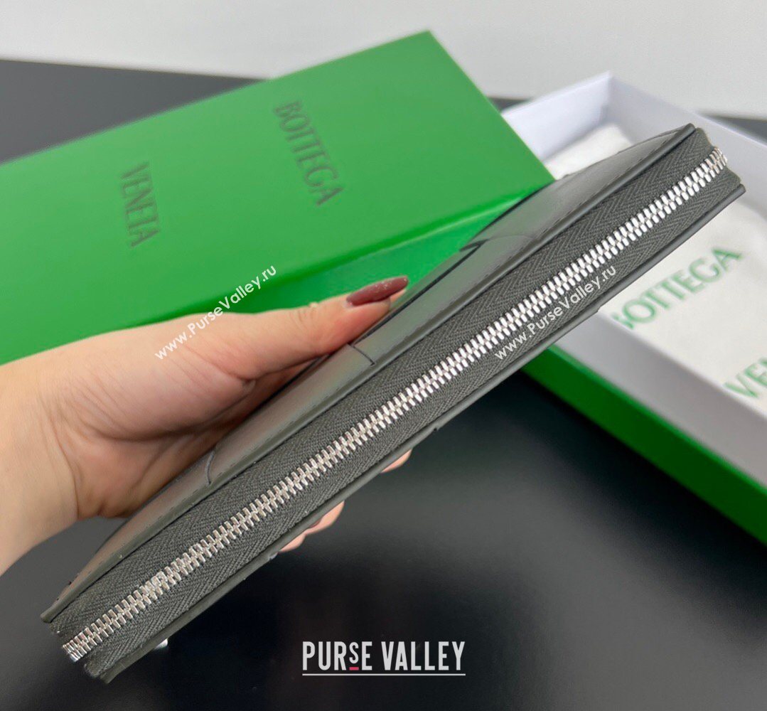 Bottega Veneta Mens Cassette Zip Around Wallet in Intreccio Leather 814649 Dark Green 2026 (YX-260402067)