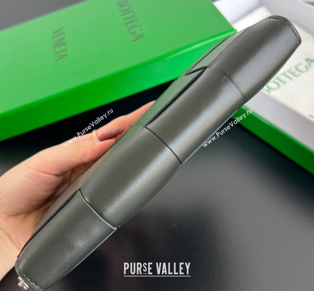 Bottega Veneta Mens Cassette Zip Around Wallet in Intreccio Leather 814649 Dark Green 2026 (YX-260402067)