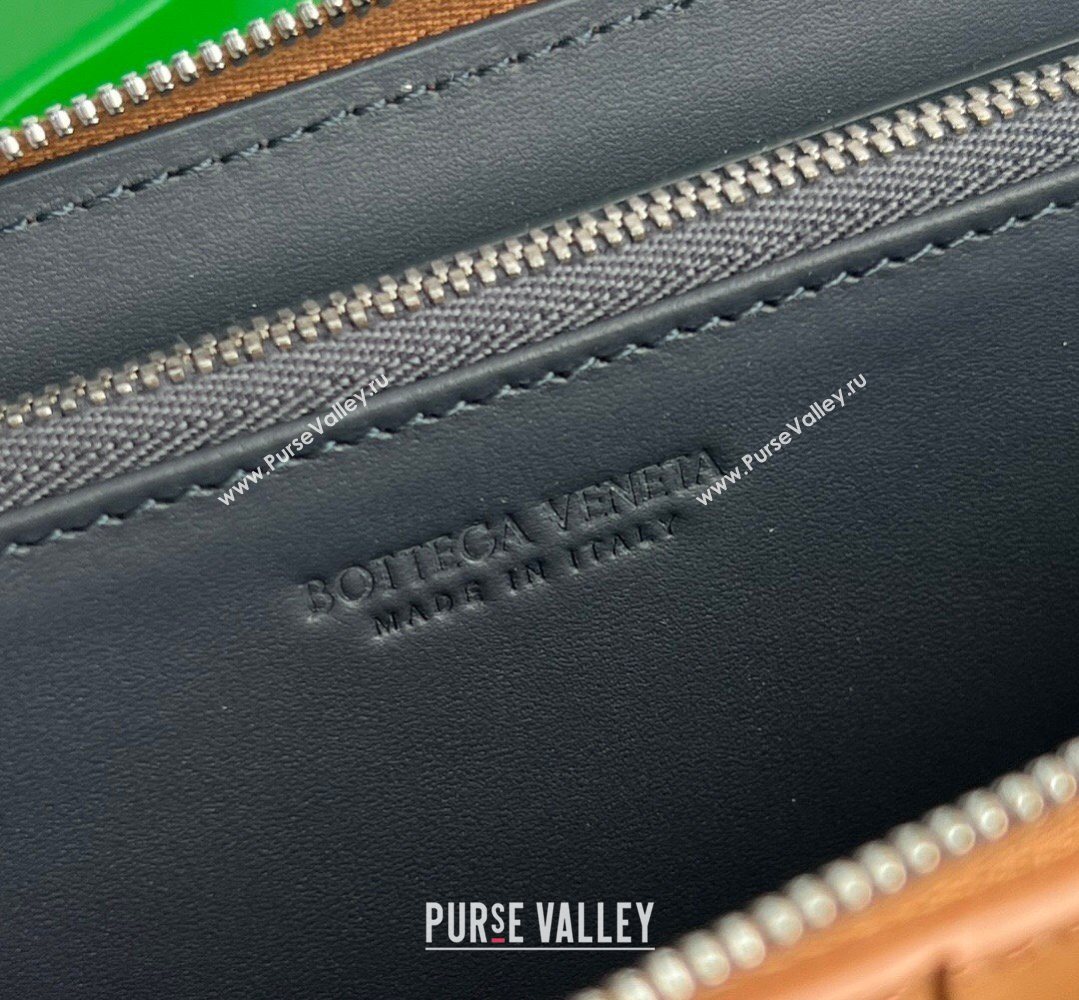 Bottega Veneta Mens Cassette Zip Around Wallet in Intreccio Leather 814649 Cognac Brown 2026 (YX-260402068)