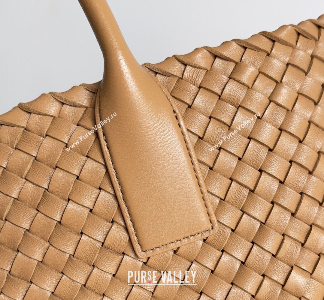 Bottega Veneta Medium Cabat Tote Bag 32cm in Intrecciato Leather Light Brown 2026 BV040205 (XY-260402131)