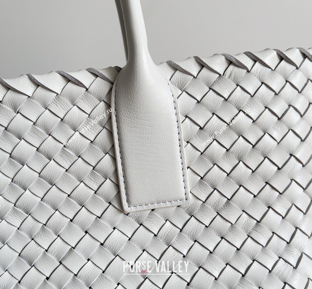 Bottega Veneta Medium Cabat Tote Bag 32cm in Intrecciato Leather White 2026 BV040205 (XY-260402132)