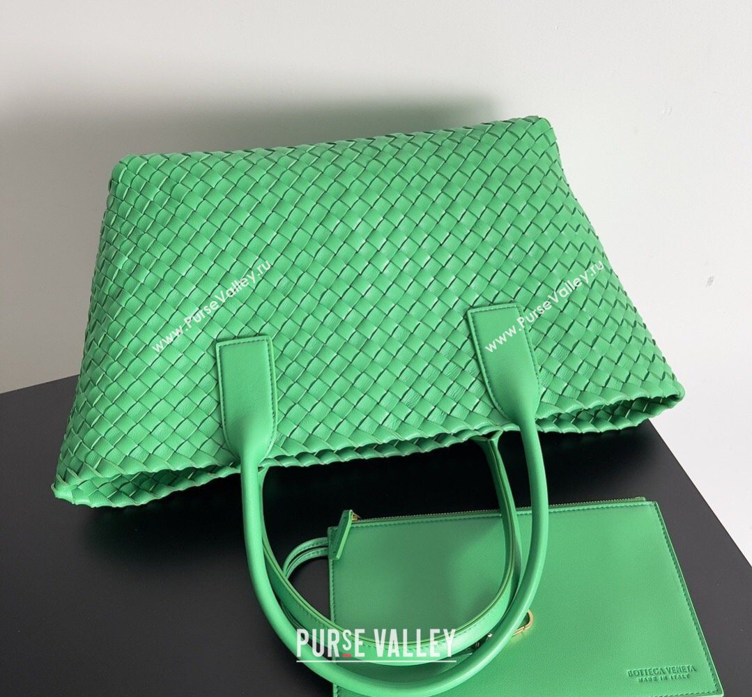 Bottega Veneta Medium Cabat Tote Bag 32cm in Intrecciato Leather Green2 2026 BV040205 (XY-260402134)
