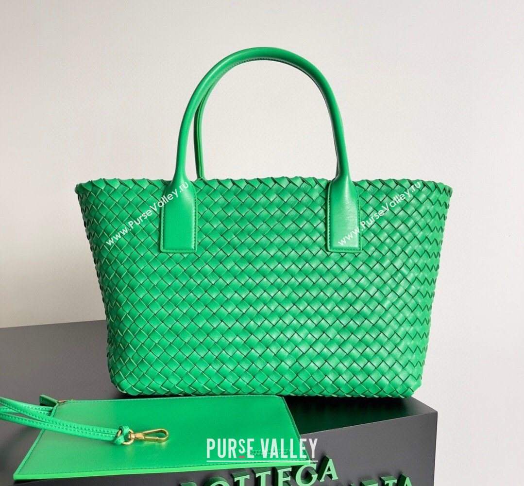 Bottega Veneta Medium Cabat Tote Bag 32cm in Intrecciato Leather Green2 2026 BV040205 (XY-260402134)