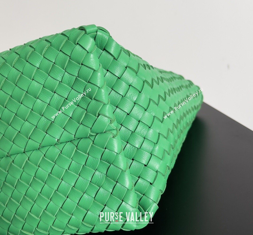 Bottega Veneta Medium Cabat Tote Bag 32cm in Intrecciato Leather Green2 2026 BV040205 (XY-260402134)