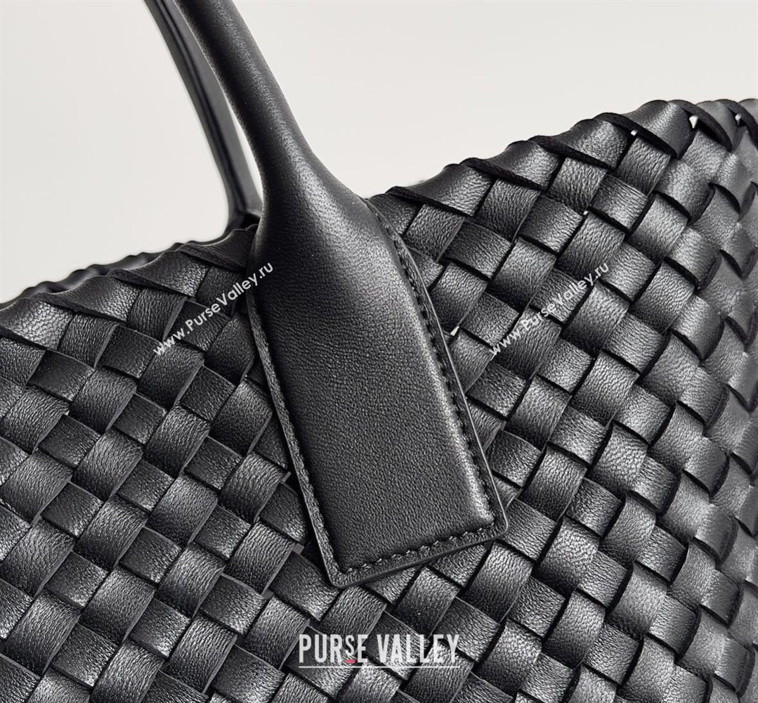 Bottega Veneta Medium Cabat Tote Bag 32cm in Intrecciato Leather Black 2026 BV040205 (YX-260402120)