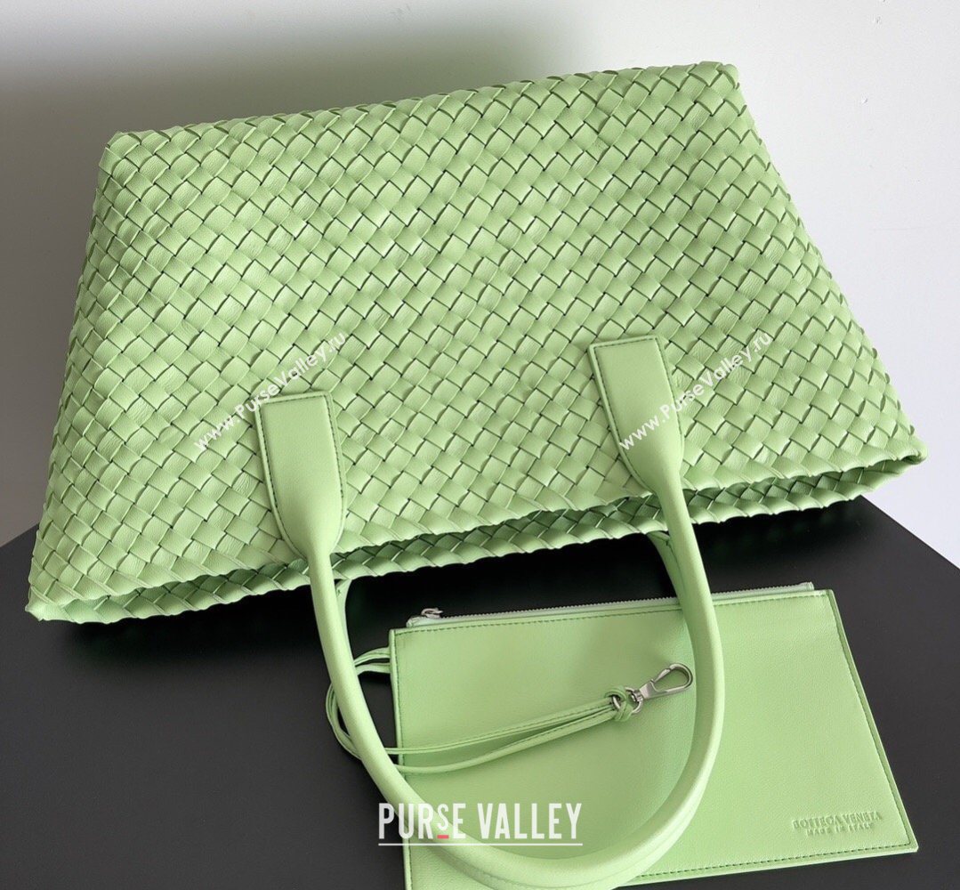 Bottega Veneta Medium Cabat Tote Bag 32cm in Intrecciato Leather Light Green 2026 BV040205 (YX-260402121)