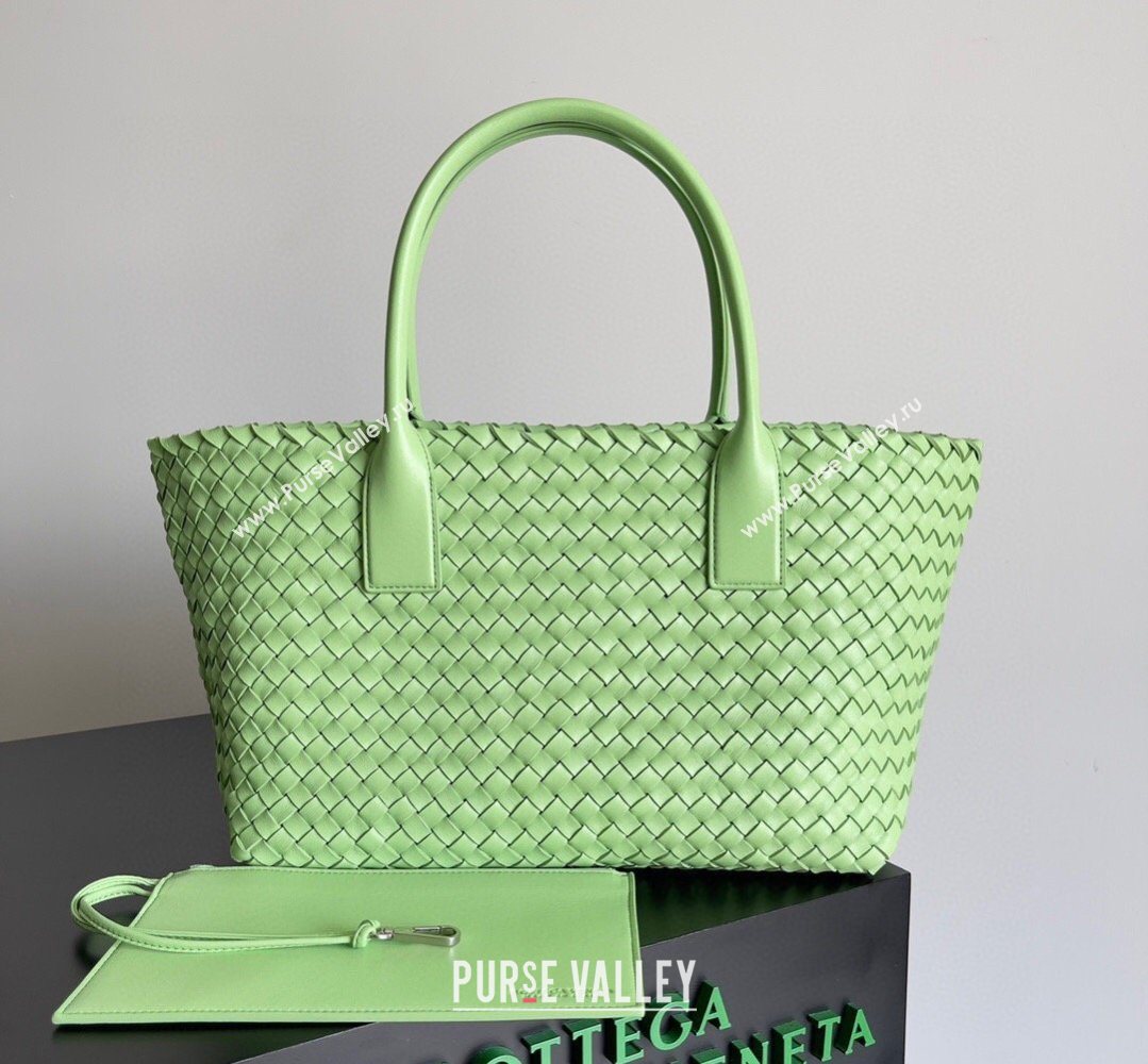 Bottega Veneta Medium Cabat Tote Bag 32cm in Intrecciato Leather Light Green 2026 BV040205 (YX-260402121)