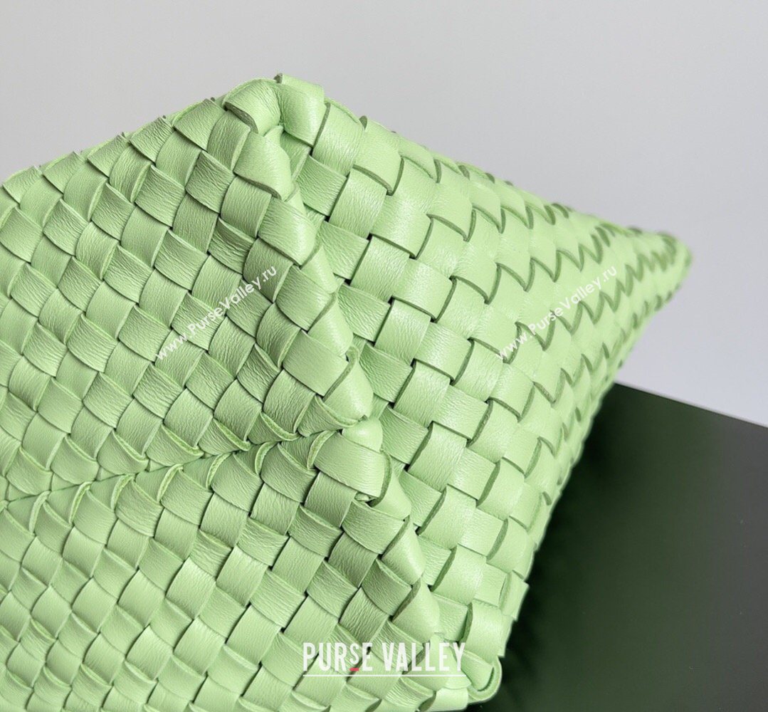Bottega Veneta Medium Cabat Tote Bag 32cm in Intrecciato Leather Light Green 2026 BV040205 (YX-260402121)