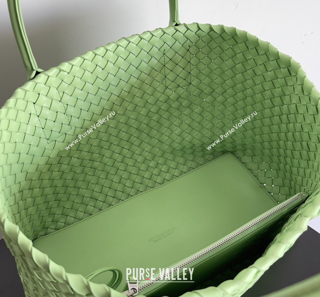 Bottega Veneta Medium Cabat Tote Bag 32cm in Intrecciato Leather Light Green 2026 BV040205 (YX-260402121)