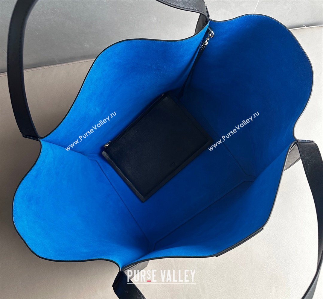 Celine Medium Cube Tote bag in Supple Calfskin Leather Black 2026 123422 (BL-260411046)