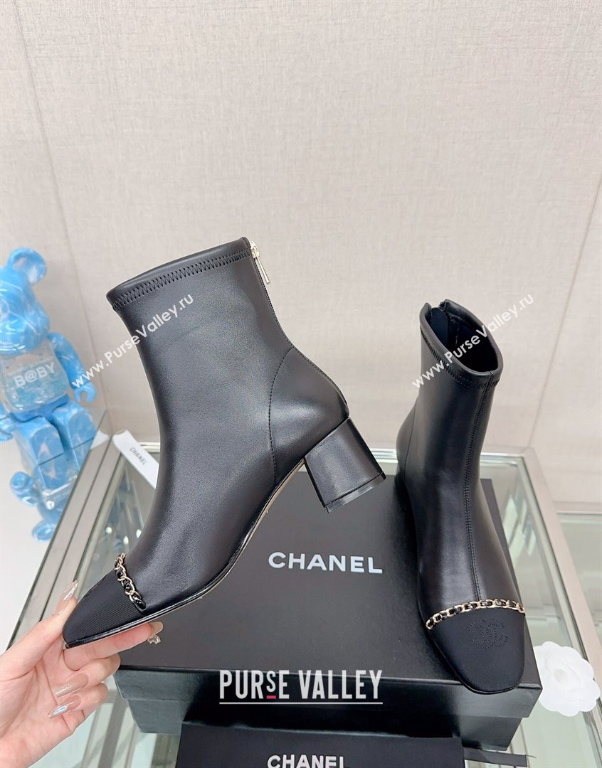 Chanel Lambskin Grosgrain Heel Ankle Boots 5cm with Chain Black 2023 CH09043 (MD-230904047)