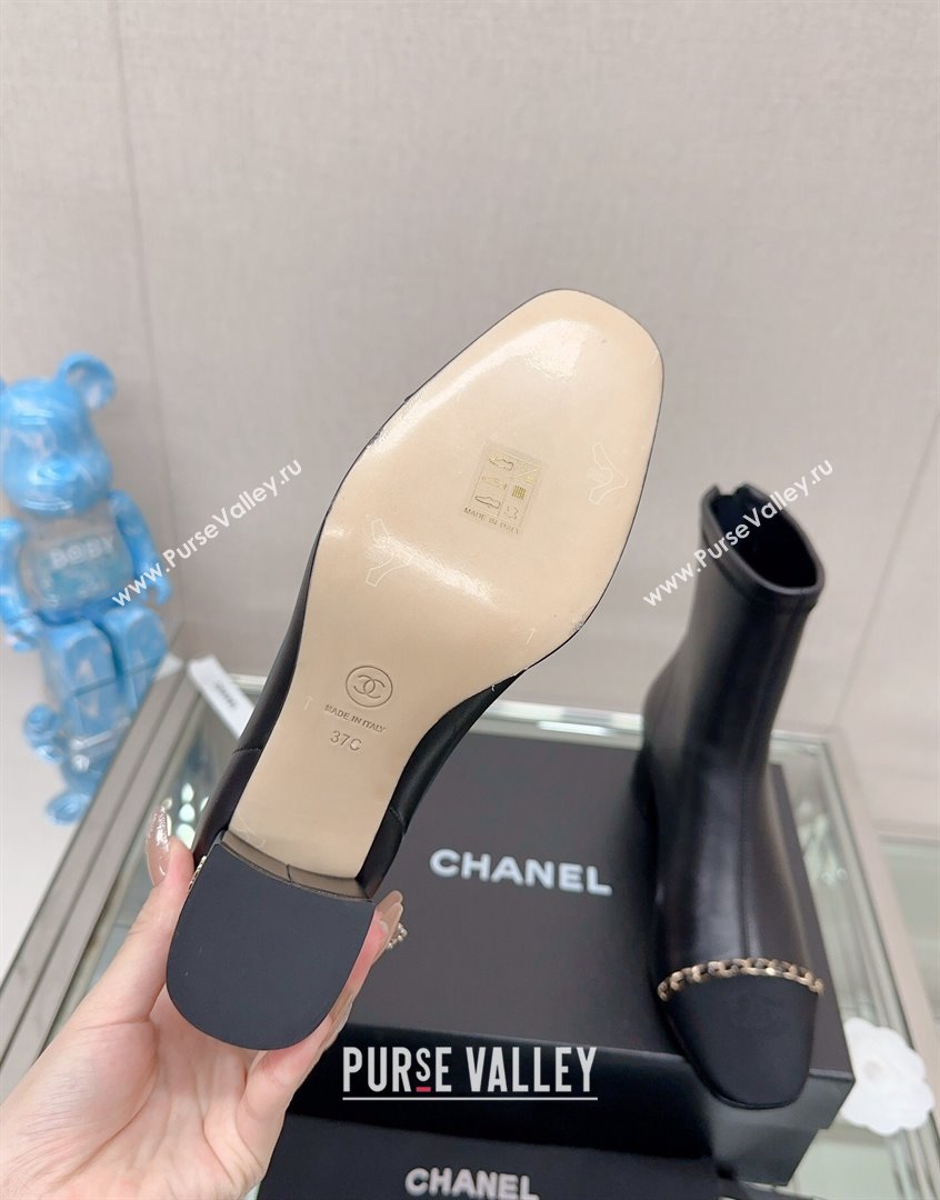 Chanel Lambskin Grosgrain Heel Ankle Boots 5cm with Chain Black 2023 CH09043 (MD-230904047)