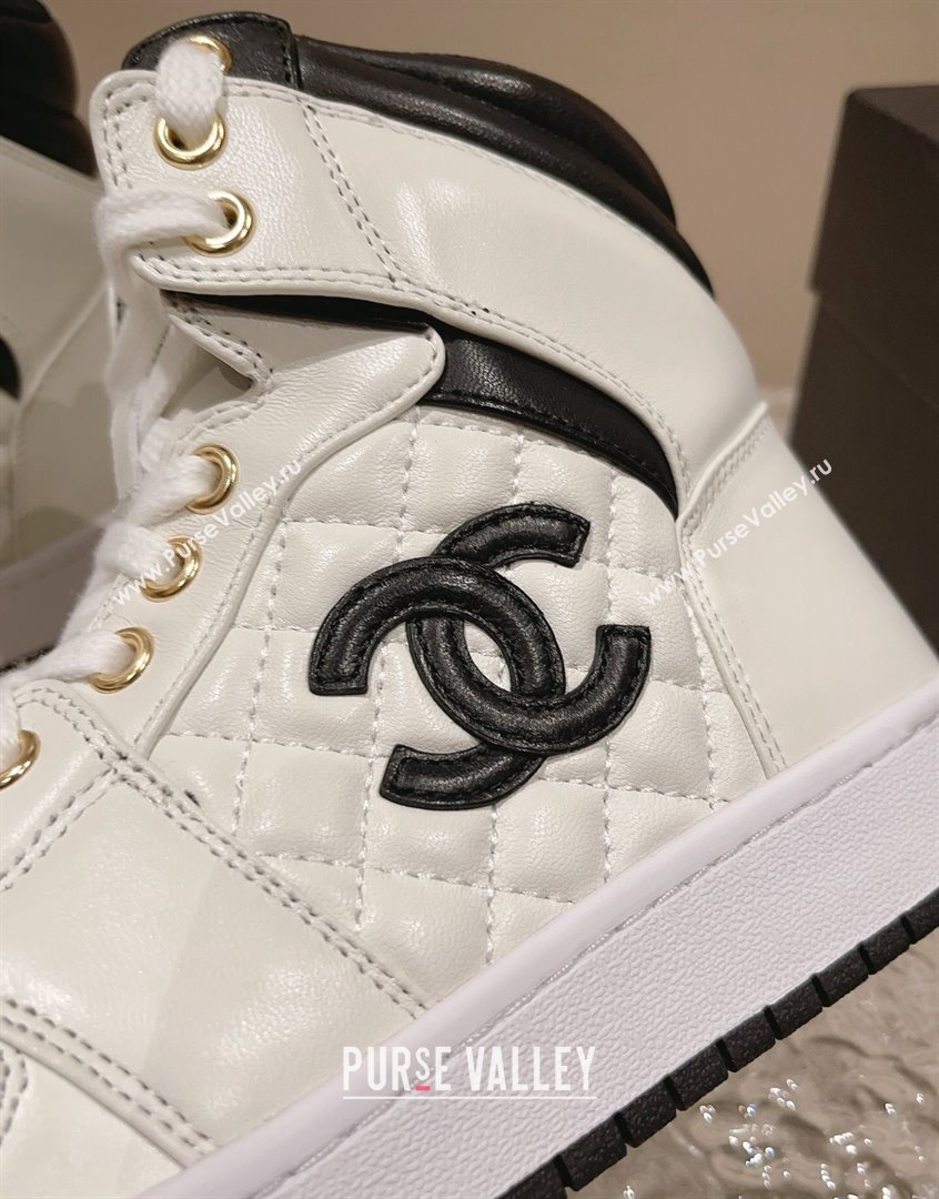 Chanel Quilted Calfskin High-top Sneakers with Pearls CC White1/Black 2023 CH091110 (MD-23091137)