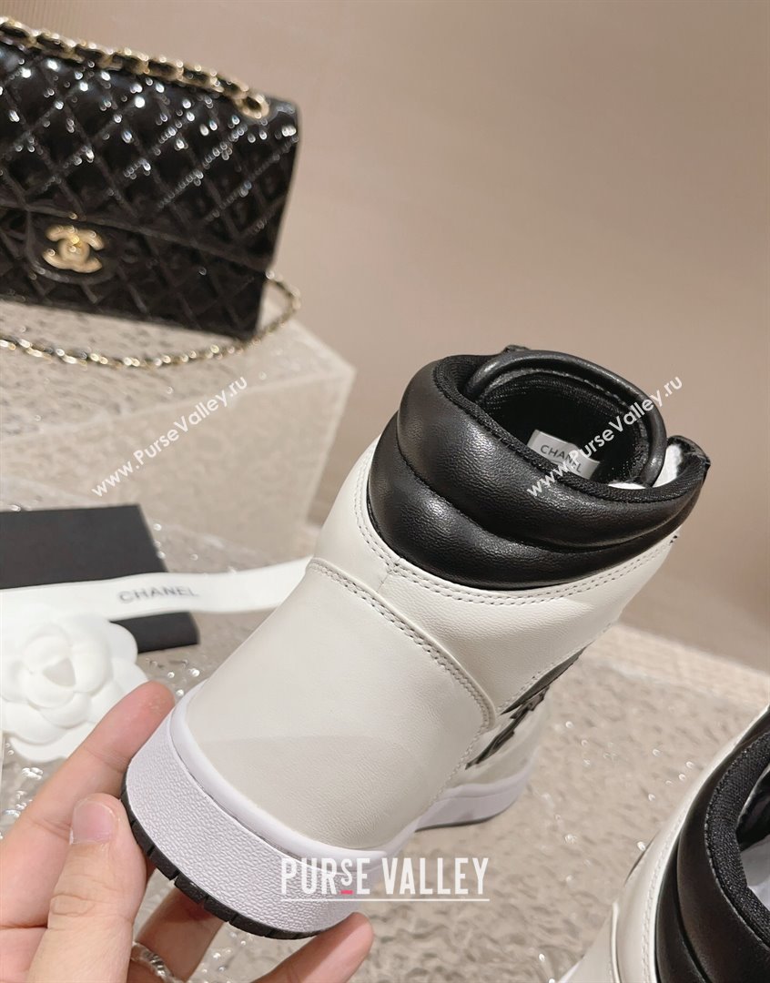 Chanel Quilted Calfskin High-top Sneakers with Pearls CC White1/Black 2023 CH091110 (MD-23091137)