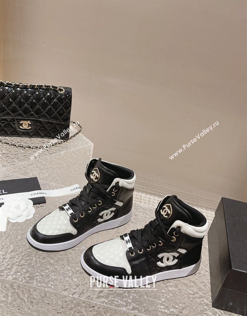 Chanel Quilted Calfskin High-top Sneakers with Pearls CC White2/Black 2023 CH091110 (MD-23091138)