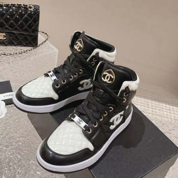 Chanel Quilted Calfskin High-top Sneakers with Pearls CC White2/Black 2023 CH091110 (MD-23091138)