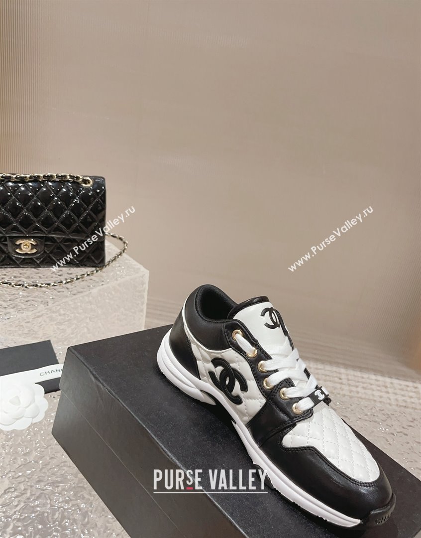 Chanel Quilted Calfskin Low-top Sneakers with CC White1/Black 2023 CH091110 (MD-23091139)