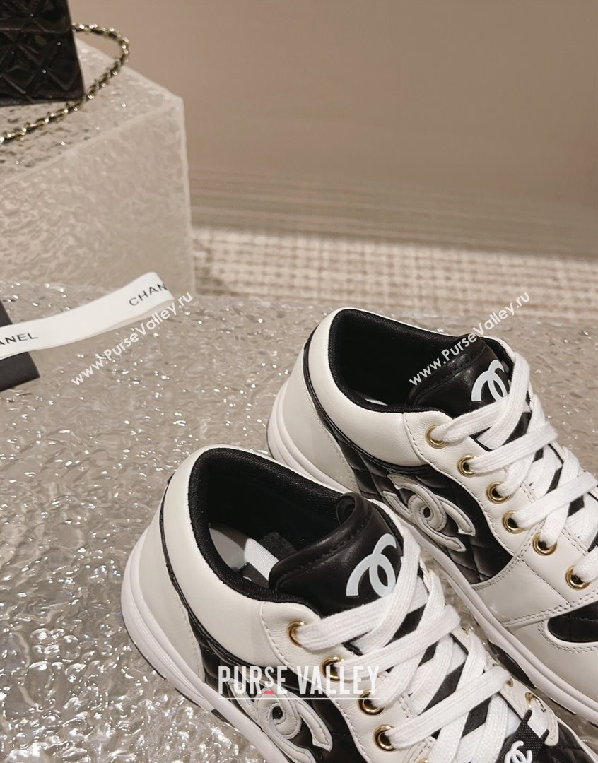 Chanel Quilted Calfskin Low-top Sneakers with CC White2/Black 2023 CH091110 (MD-23091140)