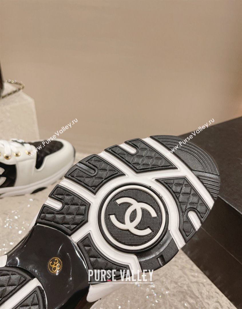 Chanel Quilted Calfskin Low-top Sneakers with CC White2/Black 2023 CH091110 (MD-23091140)